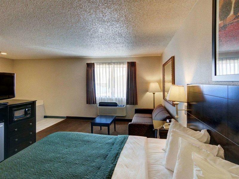 Quality Inn & Suites Wichita Falls I-44 Bagian luar foto