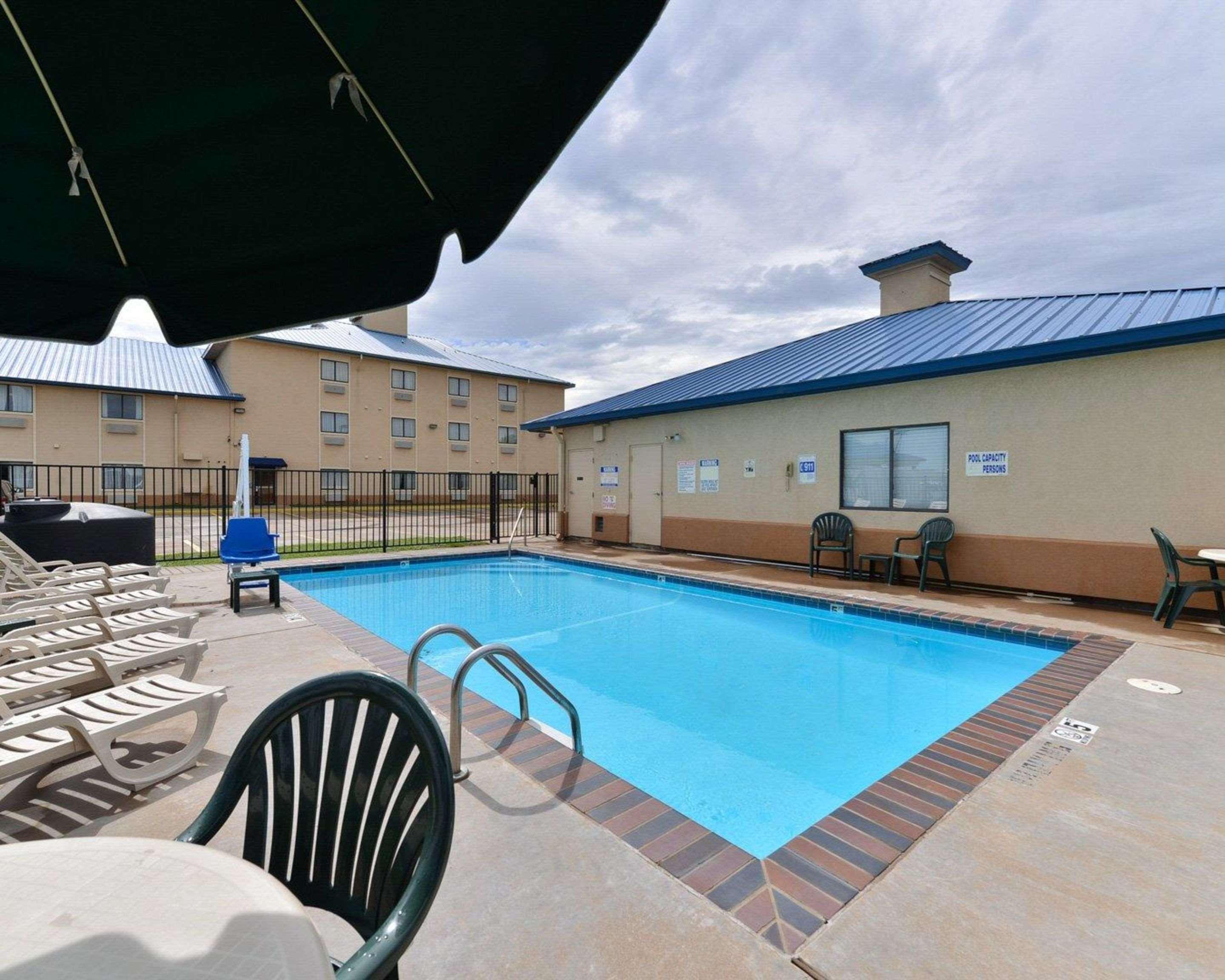 Quality Inn & Suites Wichita Falls I-44 Bagian luar foto