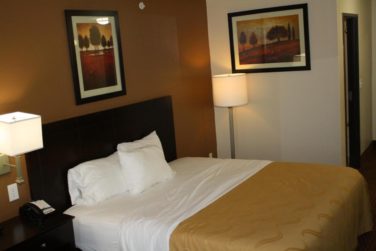 Quality Inn & Suites Wichita Falls I-44 Bagian luar foto